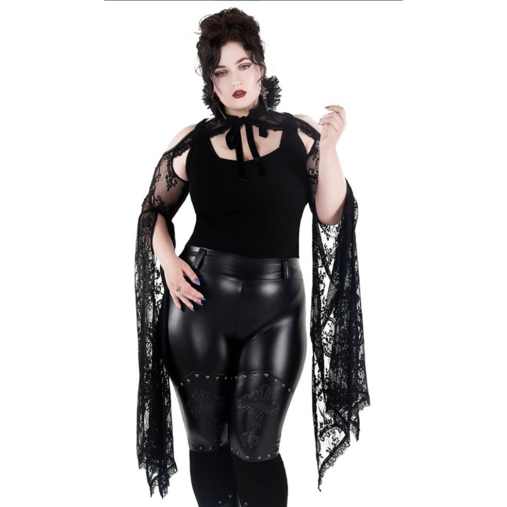 Elegant Black Lace Capelet - Picture 4 of 10